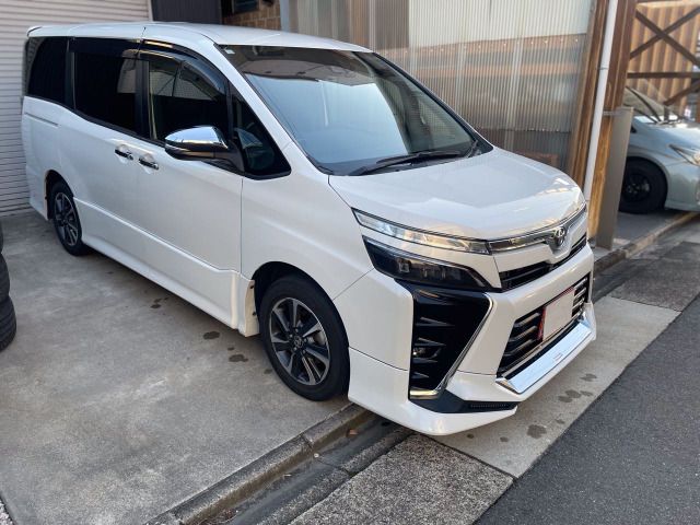 TOYOTA VOXY 2020