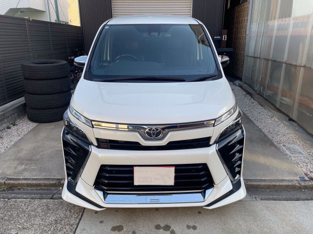 TOYOTA VOXY 2020