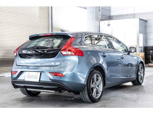 VOLVO VOLVO V40 2013
