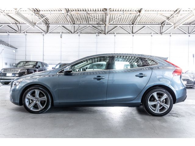 VOLVO VOLVO V40 2013