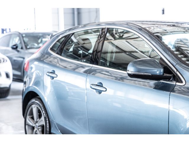 VOLVO VOLVO V40 2013