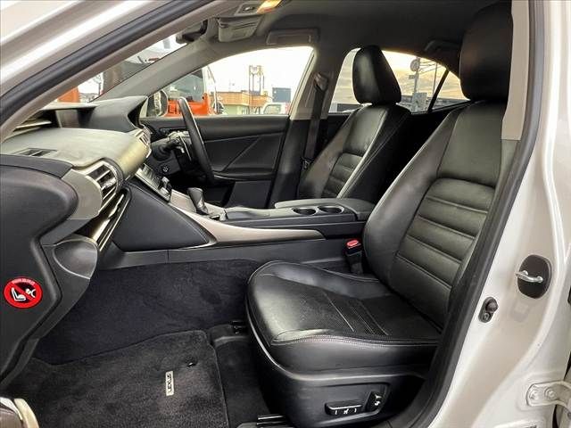 TOYOTA LEXUS IS300h 2013