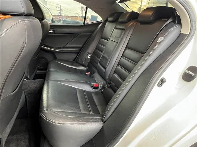 TOYOTA LEXUS IS300h 2013