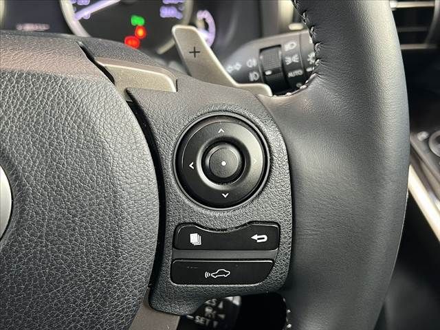 TOYOTA LEXUS IS300h 2013