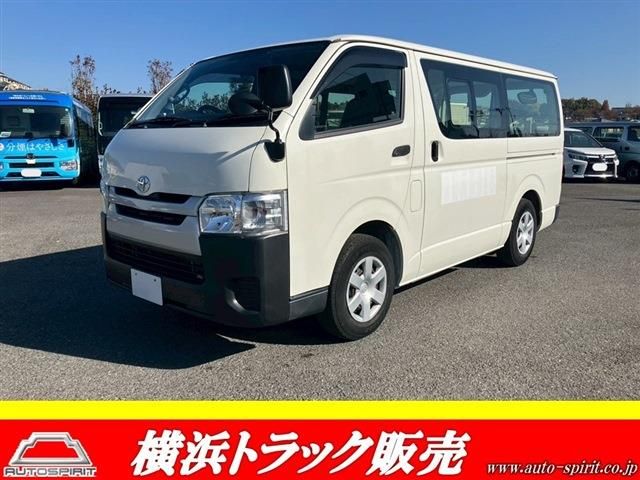 TOYOTA HIACE van 2WD 2019