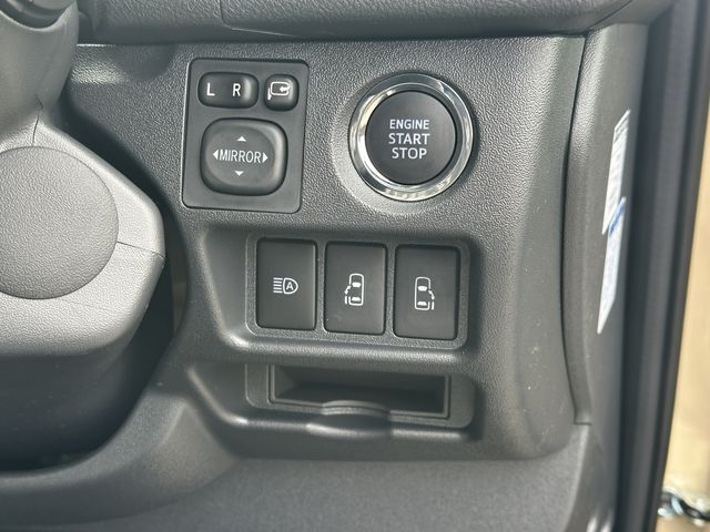 TOYOTA HIACE van 2WD 2025