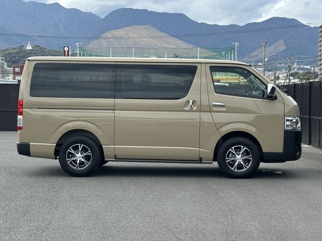 TOYOTA HIACE van 2WD 2025