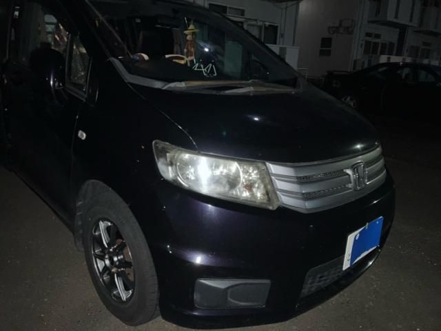 HONDA FREED Spike 2011