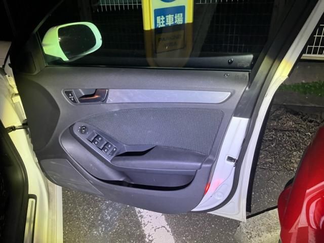 AUDI AUDI A4 AVANT 2010