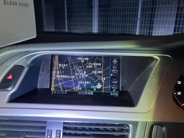 AUDI AUDI A4 AVANT 2010