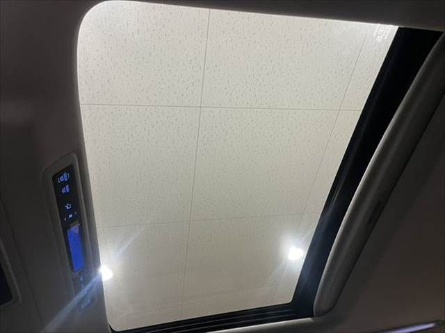 TOYOTA VELLFIRE 2015