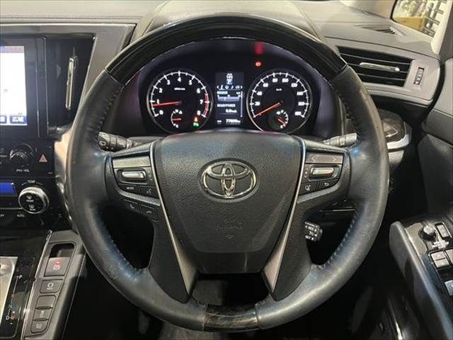 TOYOTA VELLFIRE 2015