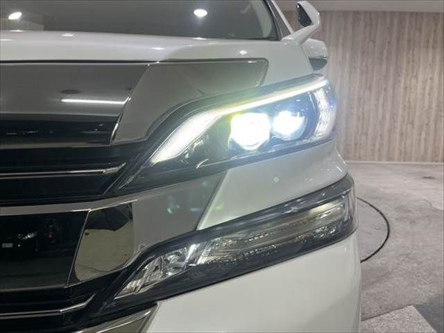 TOYOTA VELLFIRE 2015