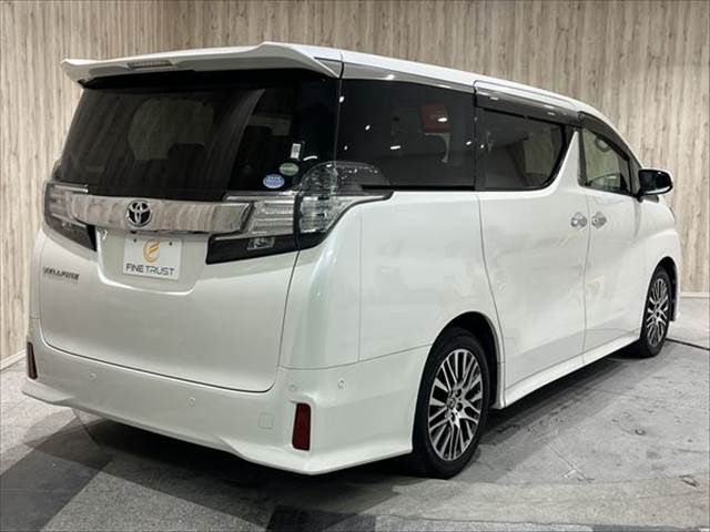 TOYOTA VELLFIRE 2015