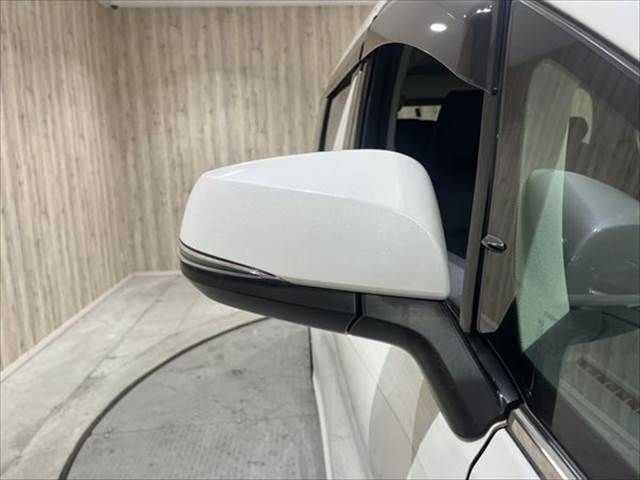 TOYOTA VELLFIRE 2015