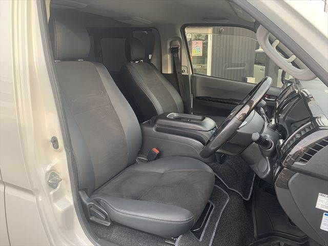 TOYOTA HIACE van 2WD 2018