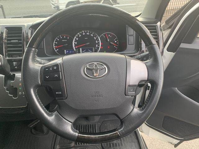 TOYOTA HIACE van 2WD 2018