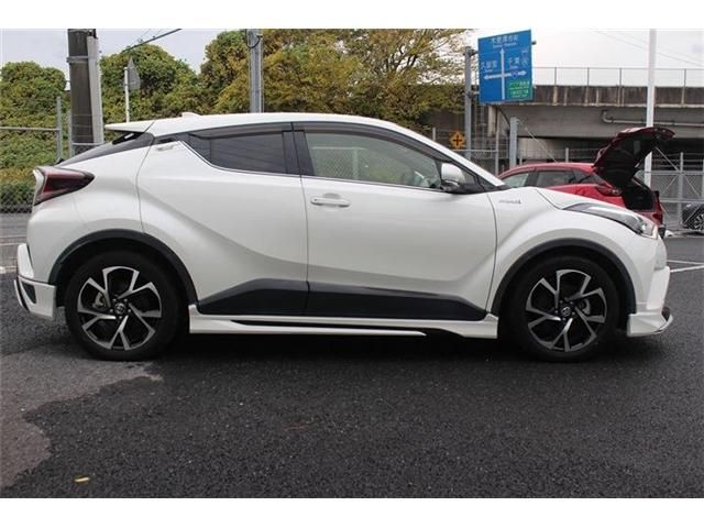 TOYOTA C-HR 2017