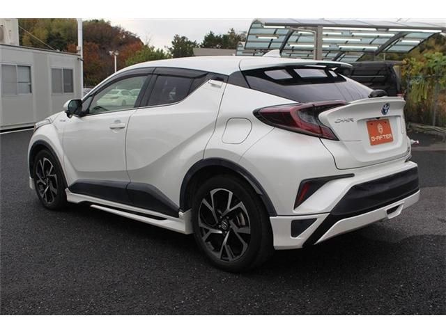 TOYOTA C-HR 2017