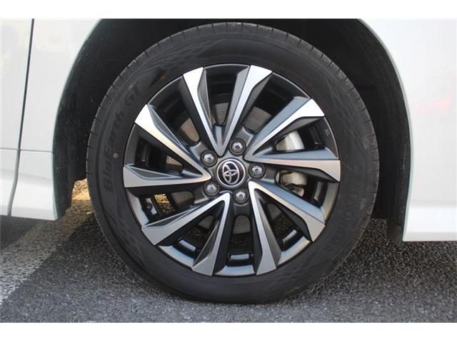 TOYOTA VOXY HYBRID 2025