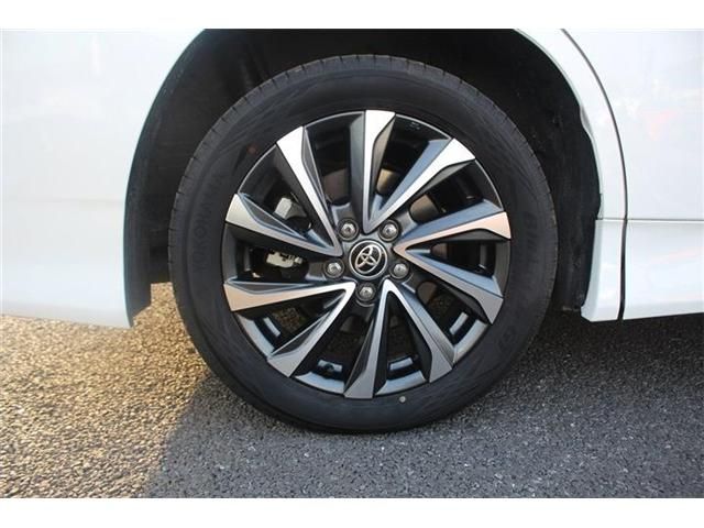 TOYOTA VOXY HYBRID 2025