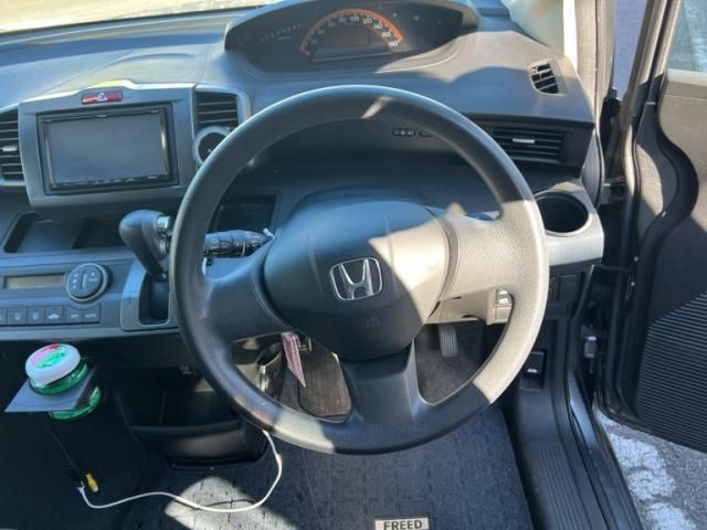 HONDA FREED 2009