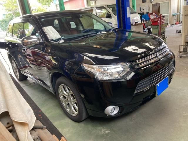 MITSUBISHI OUTLANDER PHEV 2013
