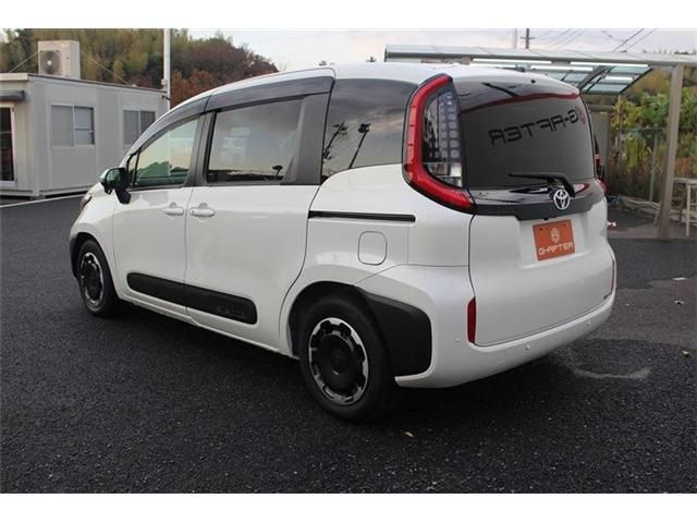 TOYOTA SIENTA 2023
