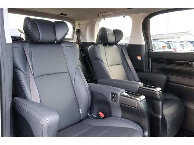 TOYOTA ALPHARD 4WD 2022