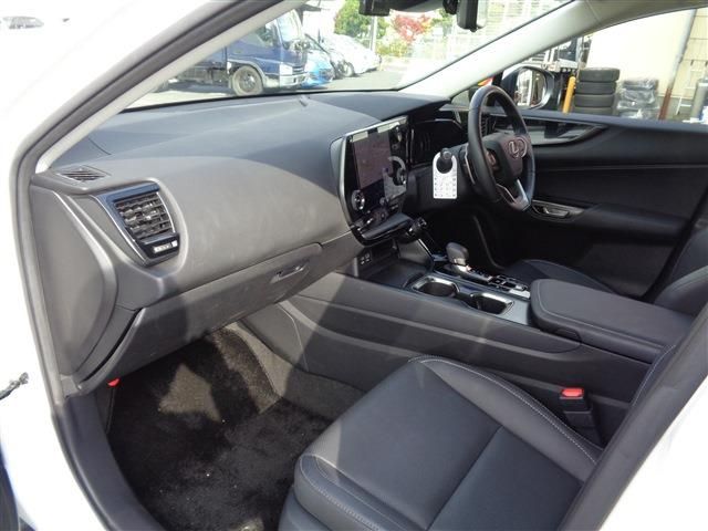 TOYOTA LEXUS NX350h 2023