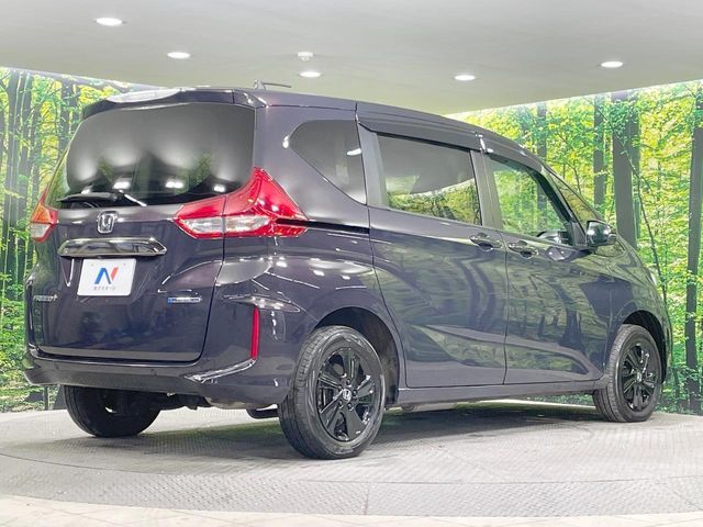 HONDA FREED plus HYBRID 4WD 2022
