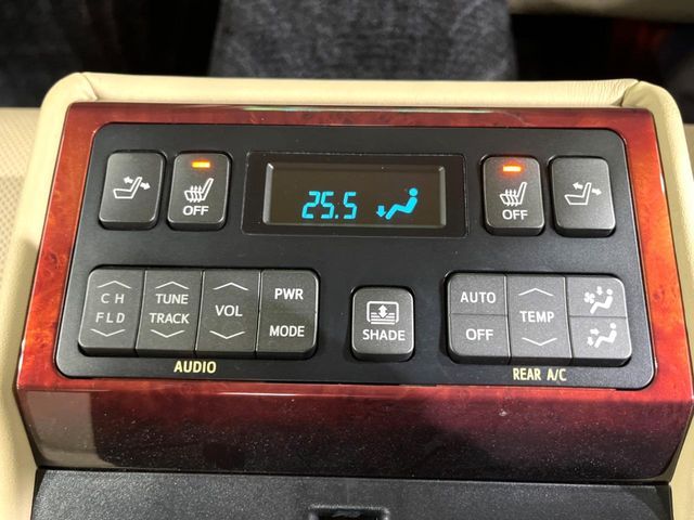 TOYOTA CROWN MAJESTA HYBRID 2014