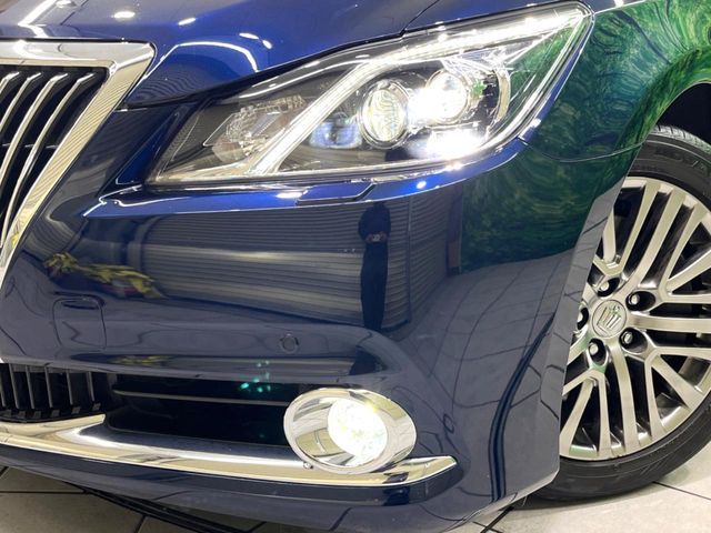 TOYOTA CROWN MAJESTA HYBRID 2014