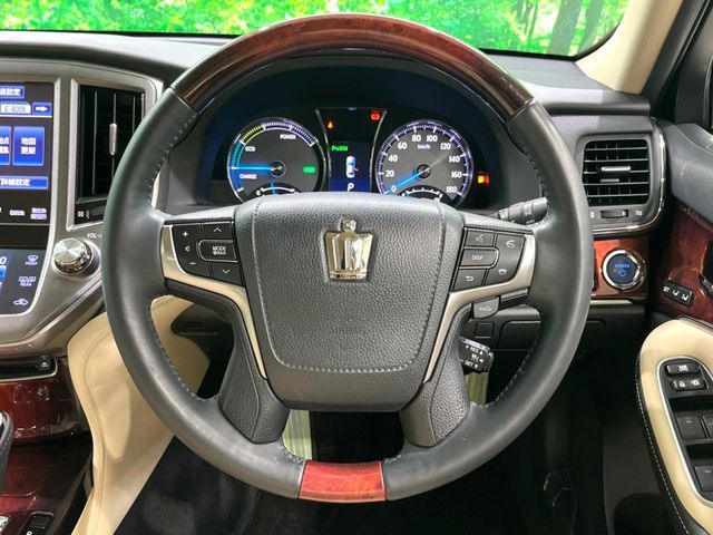 TOYOTA CROWN MAJESTA HYBRID 2014