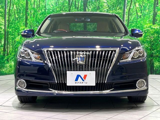 TOYOTA CROWN MAJESTA HYBRID 2014