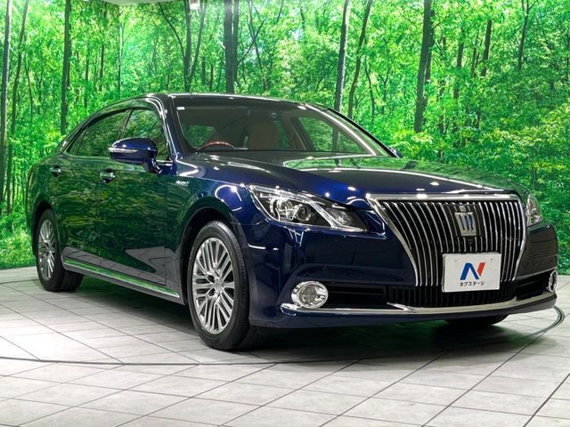 TOYOTA CROWN MAJESTA HYBRID 2014