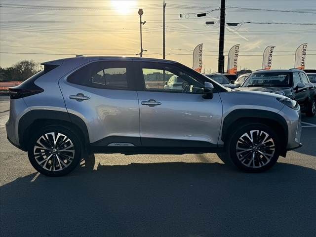 TOYOTA YARIS CROSS HYBRID 2023