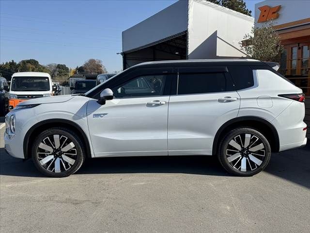 MITSUBISHI OUTLANDER PHEV 2025