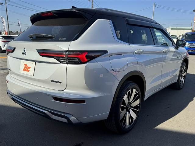 MITSUBISHI OUTLANDER PHEV 2025
