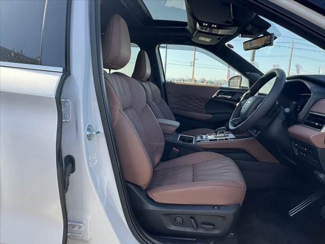 MITSUBISHI OUTLANDER PHEV 2025