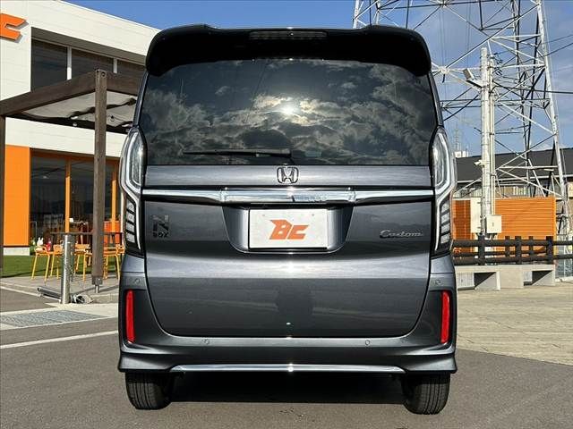 HONDA N-BOX 2022