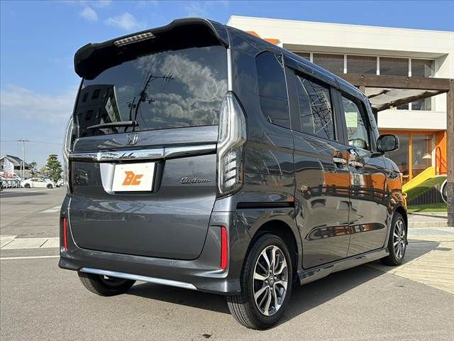 HONDA N-BOX 2022