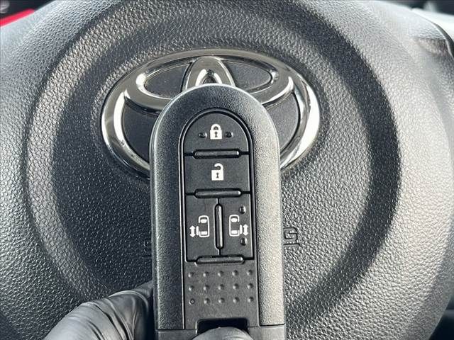 TOYOTA ROOMY 2019
