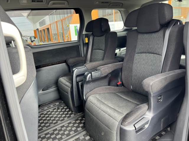 TOYOTA VELLFIRE 2014