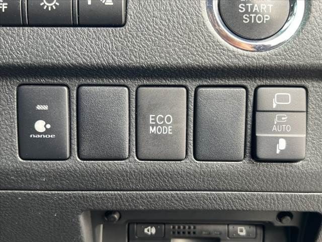 TOYOTA VELLFIRE 2014