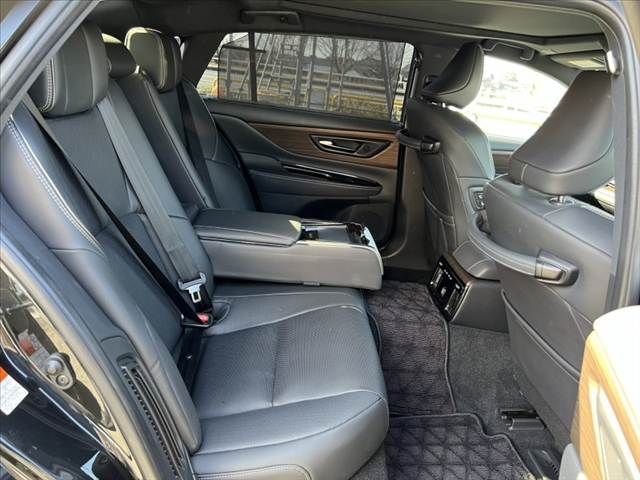 TOYOTA CROWN sedan hybrid 2024