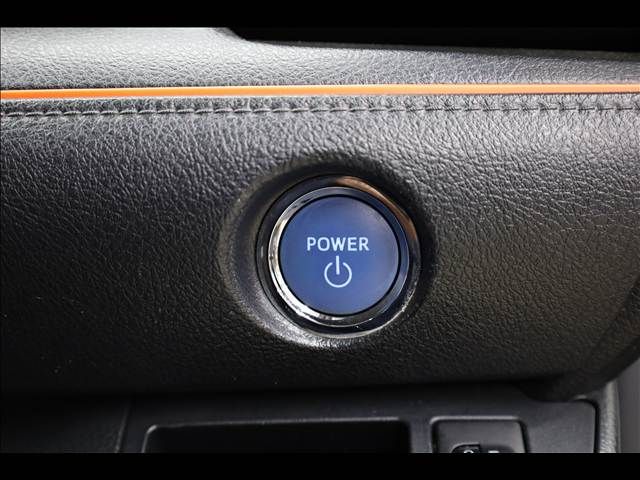 TOYOTA SIENTA HYBRID 2016