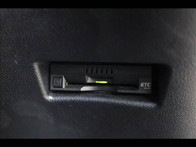 TOYOTA SIENTA HYBRID 2016