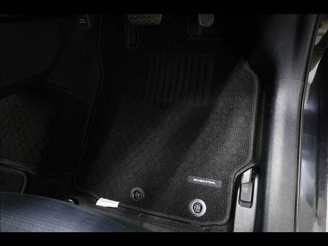 TOYOTA SIENTA HYBRID 2016