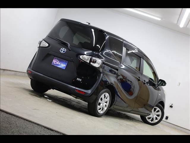 TOYOTA SIENTA HYBRID 2016